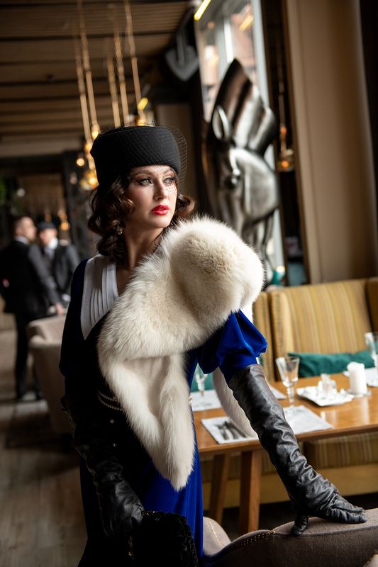 portrait Lady in blue фото превью