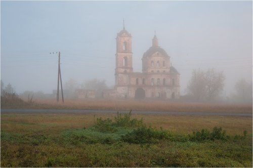 Тихо замеро всё до рассвета...