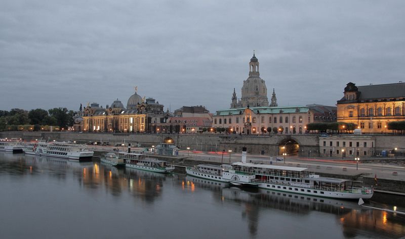 Дрезден вечером фото превью