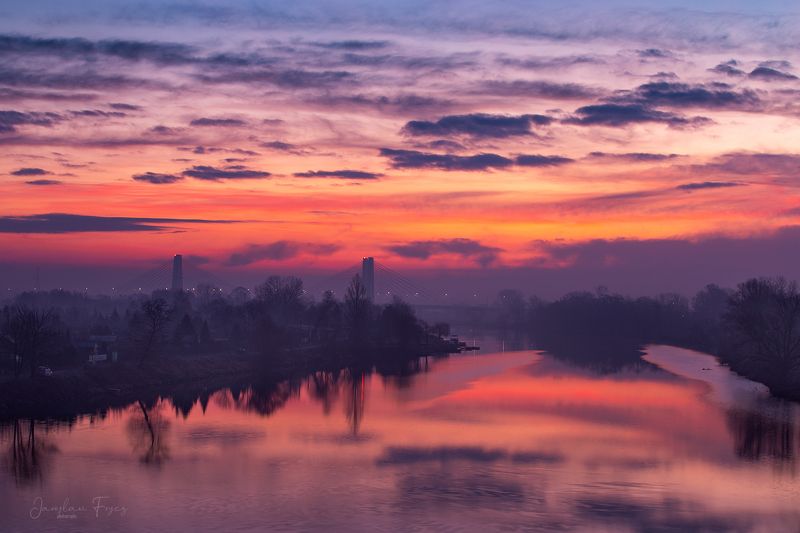 Bridge over Vistula river. фото превью