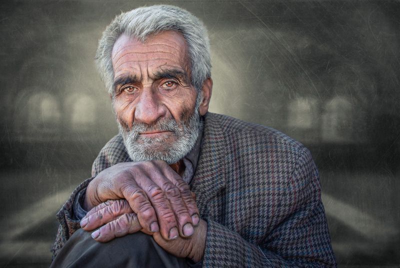 Helpless Old Man фото превью