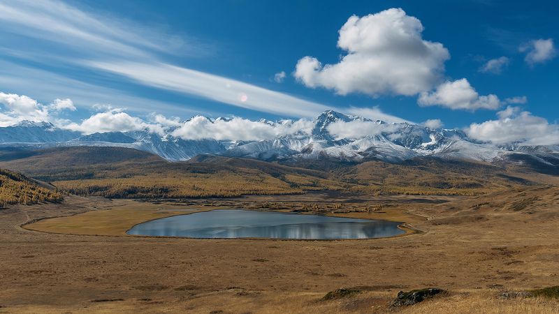 алтай, республика алтай, джангысколь, озеро, урочище ештыкель, куркурек, вершина, перистые облака, кучевые облака, лиственницы, осень Под небом голубым есть город золотой… фото превью
