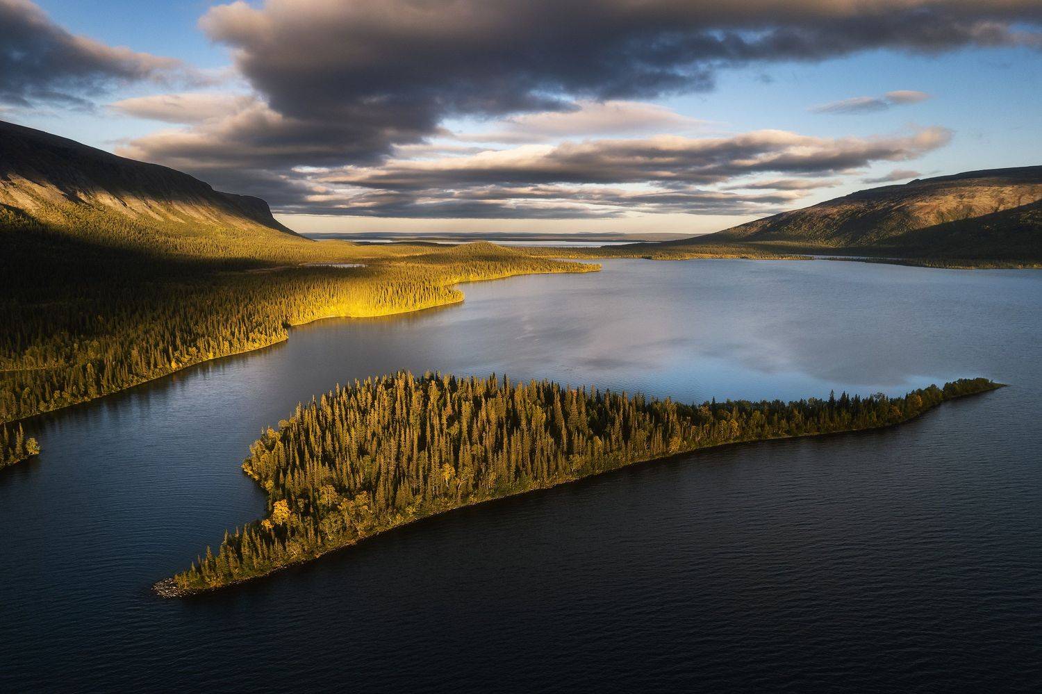 россия, мурманская область, кольский полуостров, ловозеры, заполярье, осень, природа, пейзаж, лесотундра, осень, рассвет, отражение, озеро, Оборотов Алексей