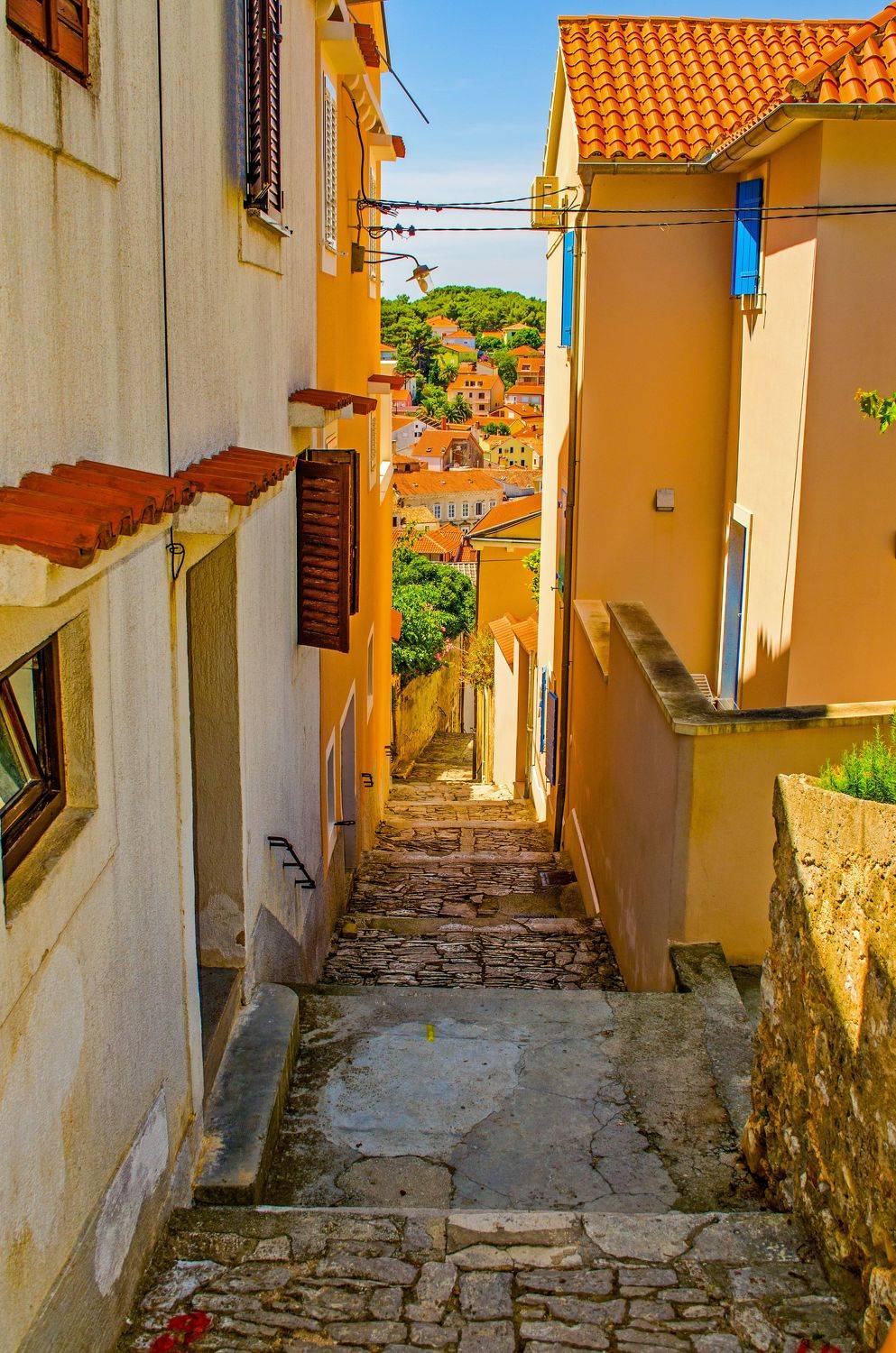 улица, фасад, дом, мощение, город, средиземноморье, солнце, день, Евгений Каримов