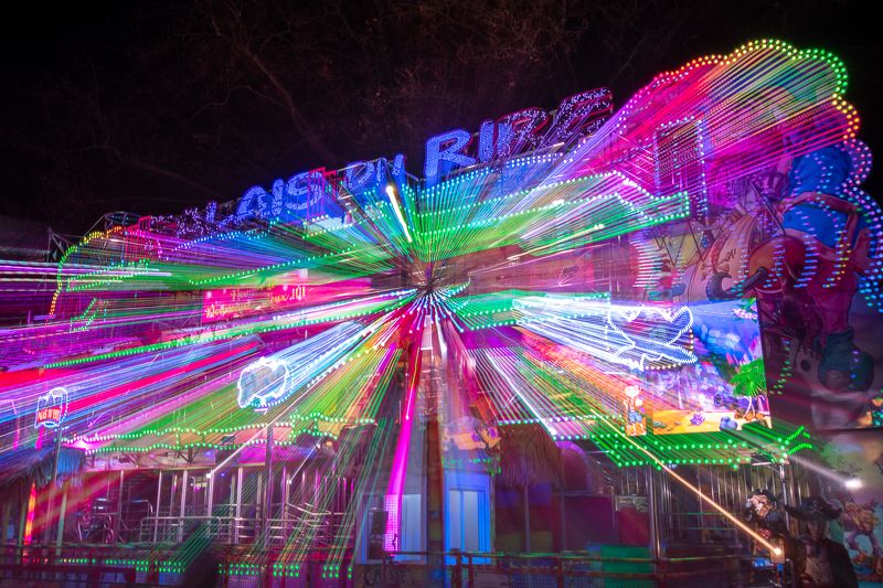 roundabout; fun fair; zooming; long exposure; lights; slow speed; abstract; At fun fair фото превью