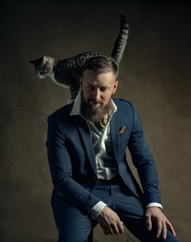 portrait, man. photo, cat portrait of a man with a cat фото превью