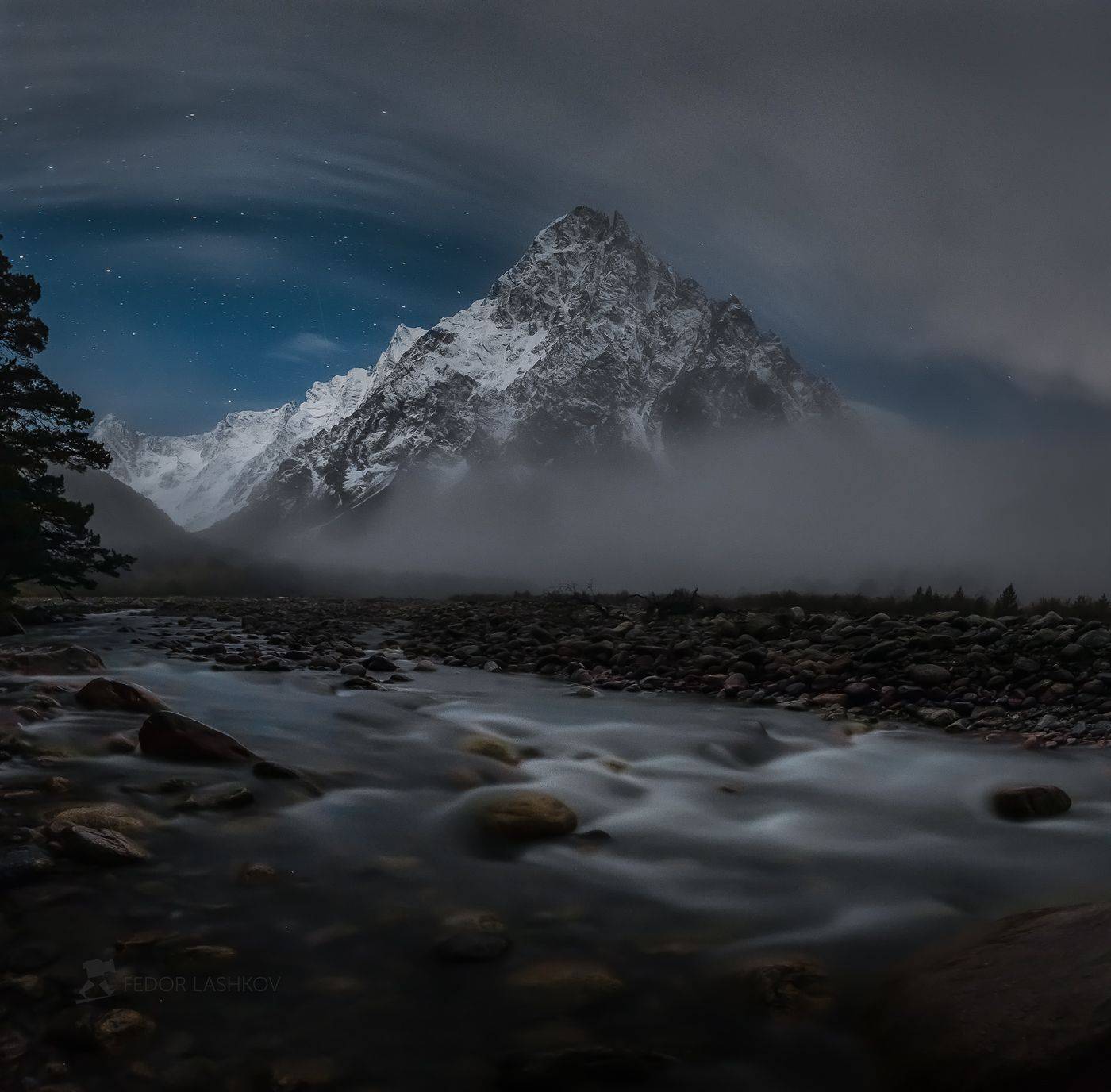 северный кавказ, горы, гора, вершина, путешествие, хребет, тихтенген, гара-аузусу, река, кабардино-балкария, туман, туманный, осень, облака, ночь, река, течение, ночное, звёзды,, Лашков Фёдор