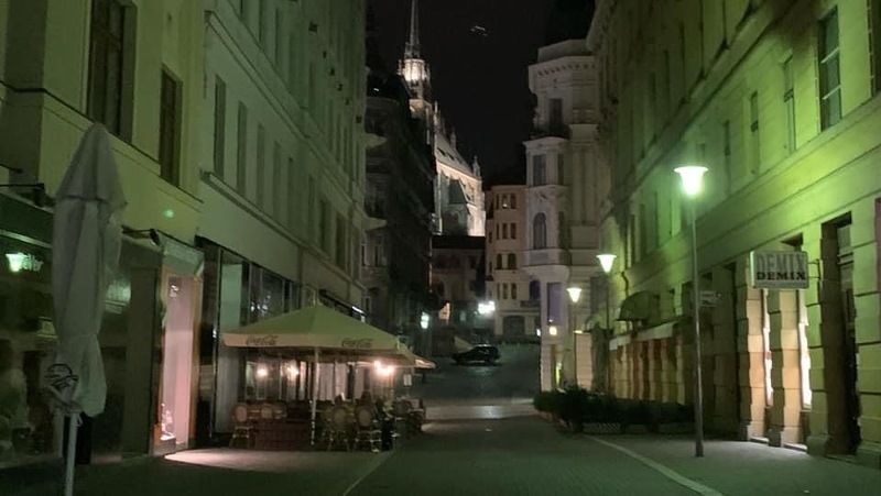 Ночь, город, архитектура  Ночь в городе фото превью