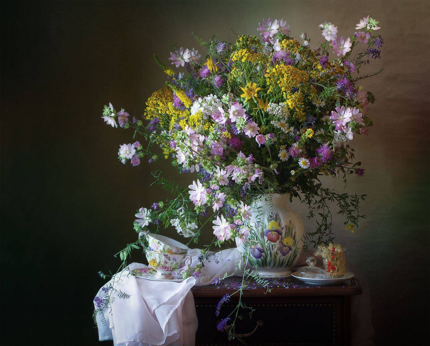 миламиронова, фотонатюрморт, букет, цветы, лето, краски, ягоды, смородина, ваза, мальва, пижма, красота, Мила Миронова