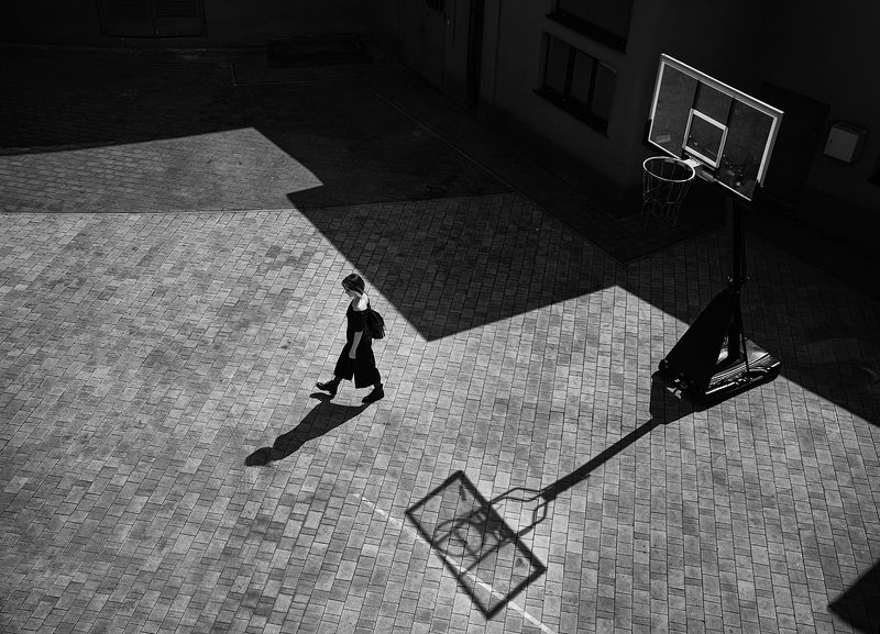 уличная фотография, стрит, Рассекая зной фото превью