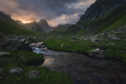 Рассвет на реке Загеданка
