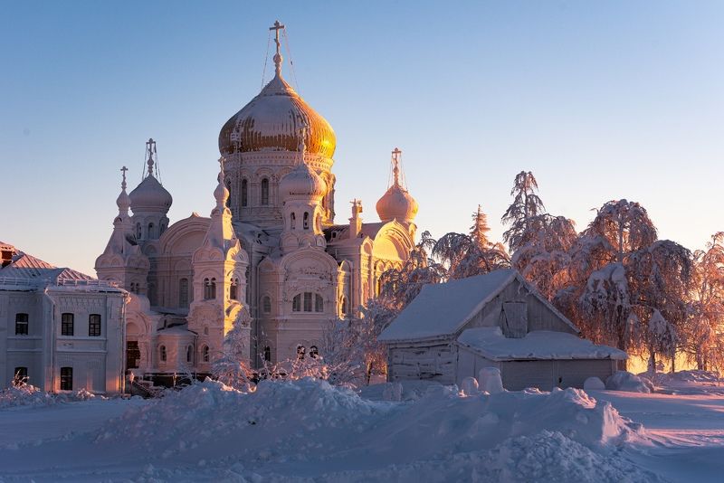 Монастырь на горе Белой. фото превью