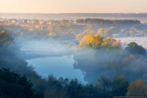 Туман над озером