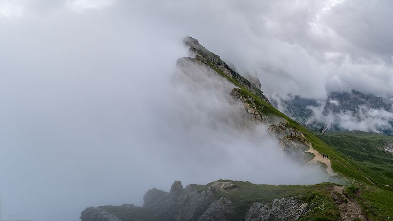 путь, тропа, доломиты, южный тироль, небо, горы, облака, непогода, туман, Край Света... фото превью