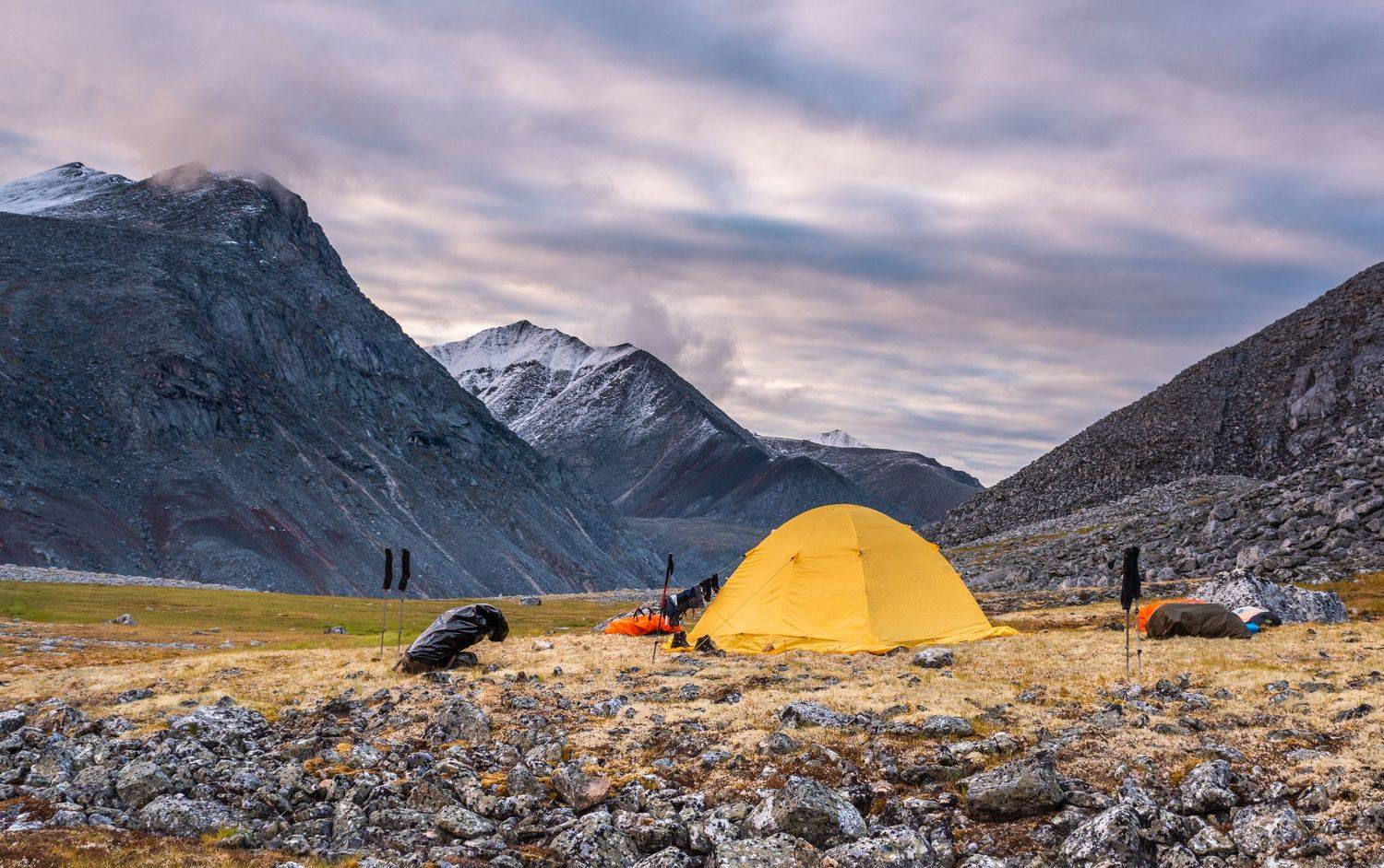 Якутия, Эрекитский хребет, палатка, горы, Evgeniy Khilkevitch
