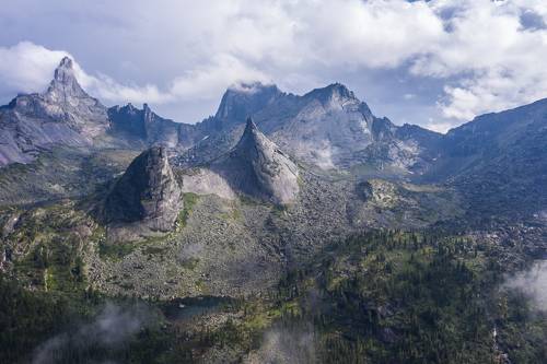 Скала Парабола