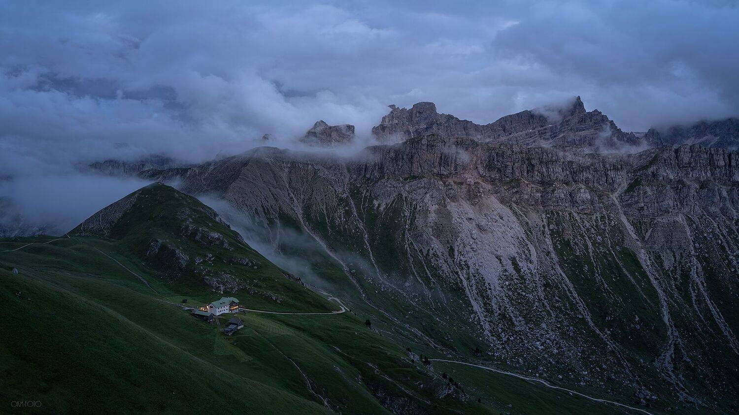 путь, тропа, доломиты, южный тироль, небо, горы, облака, непогода, туман, вечер, свет, Олег Мильбергер