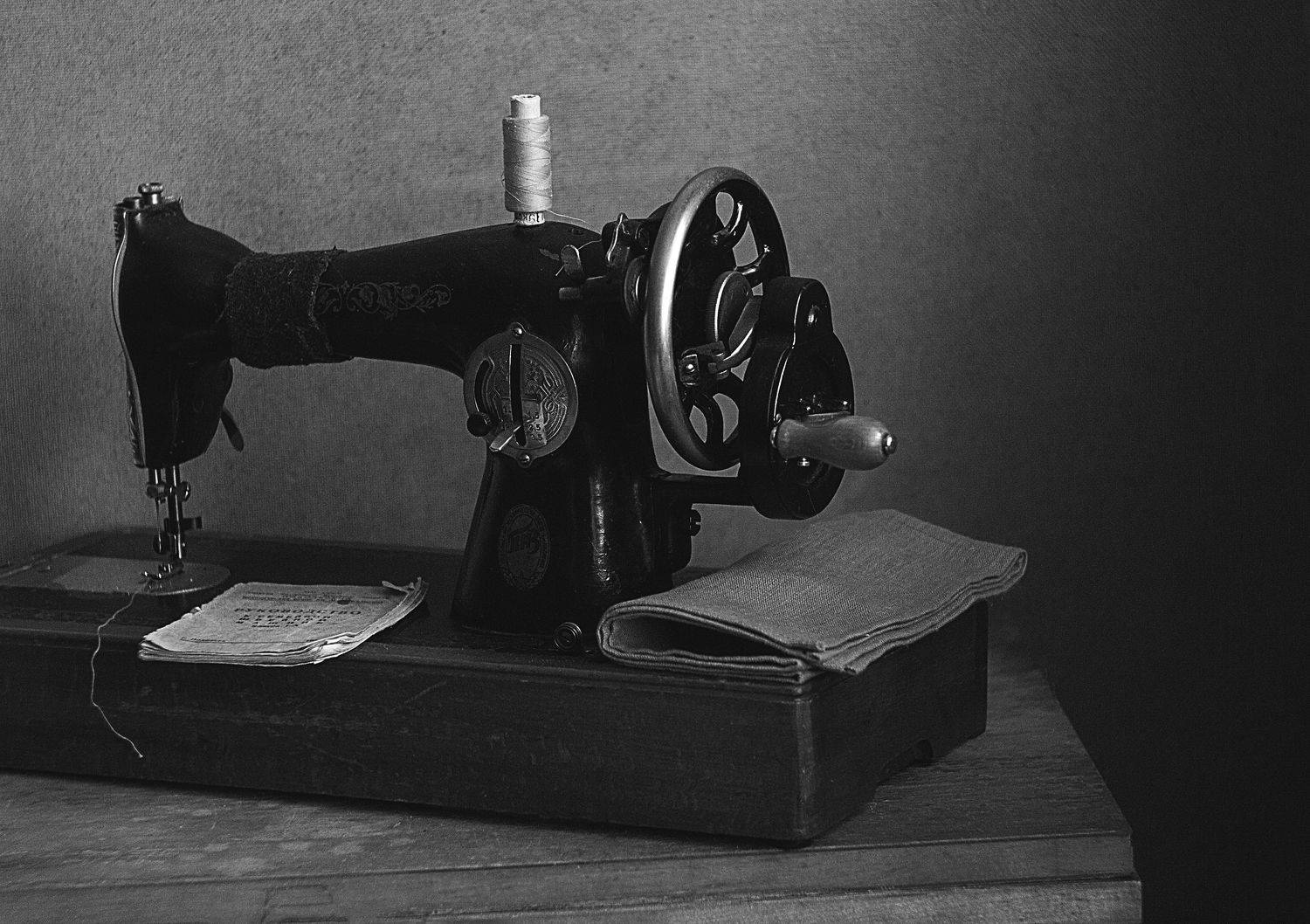 натюрморт, минимализм, черно-белый натюрморт, швейная машинка, Ольга Алексейчик