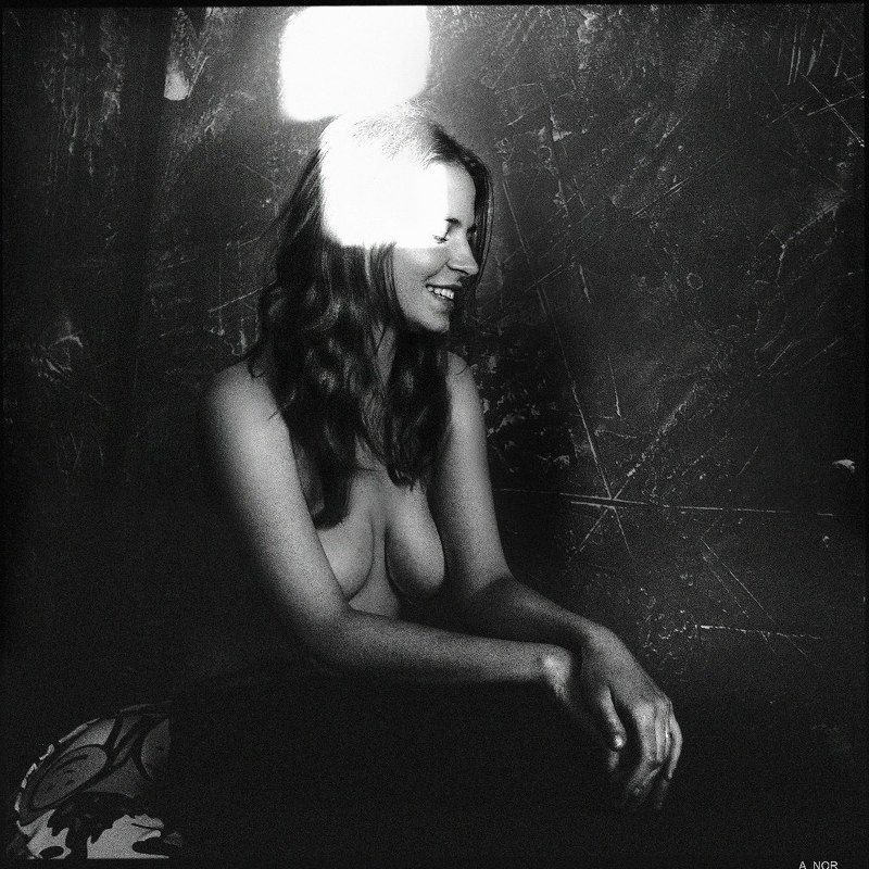 Портрет Оли с солнечным зайчиком фото превью