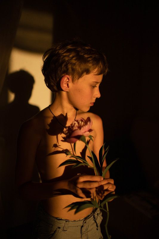 Портрет, лето, пионы  фото превью