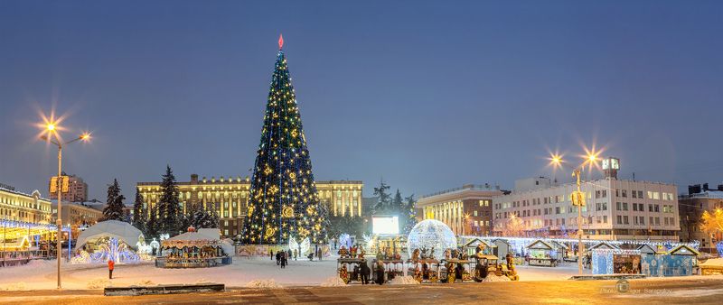 белгород, соборная площадь, новогодняя площадь, новогодняя ёлка, новогодний городок, зимний городок, россия, рождество, панорама,  новый год, новогодняя сказка,  новогодняя история, новогодняя иллюминация, зима, панорама, городской пейзаж, город, Новогодний городок в Белгороде фото превью