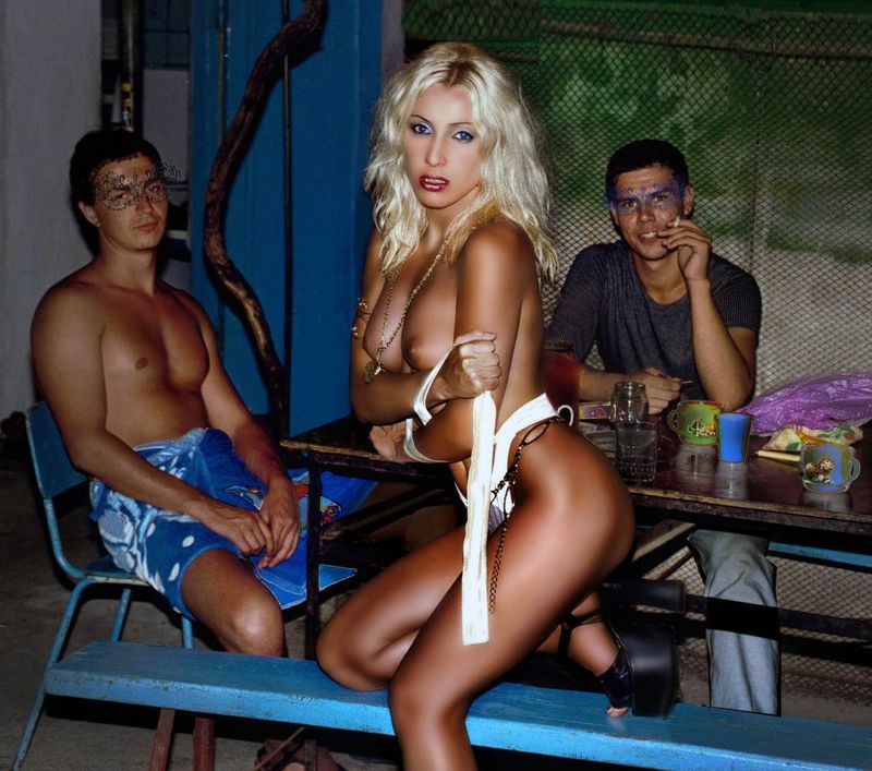 крым, симеиз, 35-мм плёнка, erotic, girl, nude, арт, арт-ню, девушка, модель, монохром, ню, обнаженная, фотомодель, фотосессия, эротика, body-art, nude-art-photo, славянская-гейша Архивное фото из Крыма 2000 г. фото превью