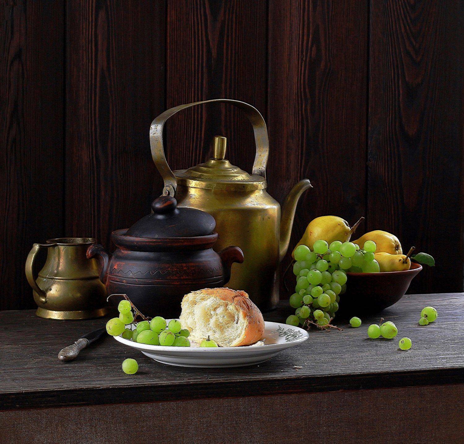 натюрморт, фотонатюрморт, лето, фрукты, виноград, груши, булочка, наталья казанцева, Наталья Казанцева