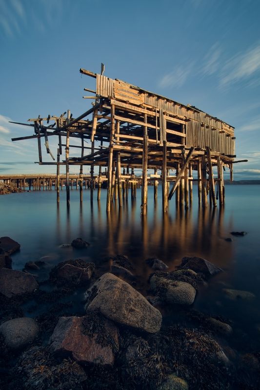 Хрупкое сооружение фото превью