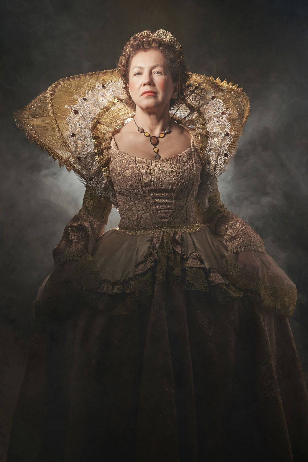 Королева Елизавета I, Дарья Комарова