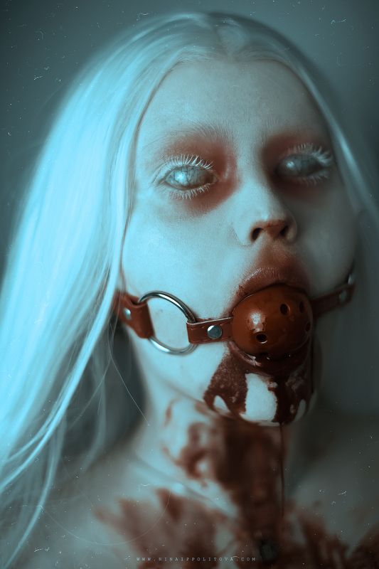 white, dark, horror, blood,  К р а с н о е фото превью