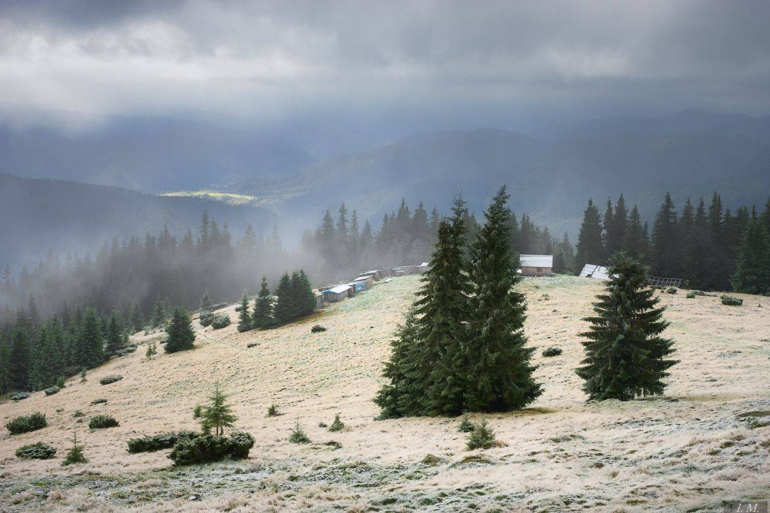 autumn, mountains, горы, карпаты, осень, пейзаж, полонина, туркул, trees, carpathians, landscapes, межсезонье, утро, туман, облака, деревья, Ivan Maljarenko
