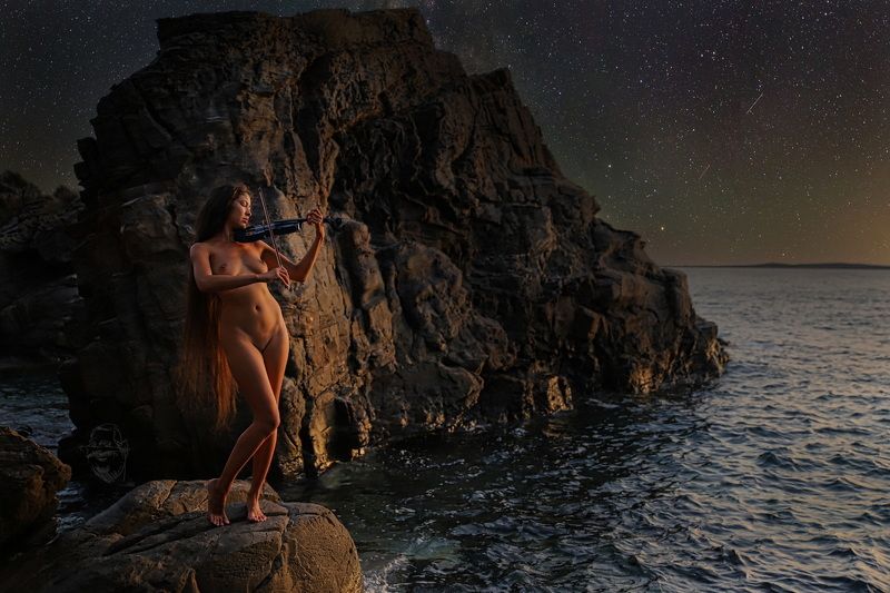 Violine, Felsen, Meer kleine Nachtmusik фото превью