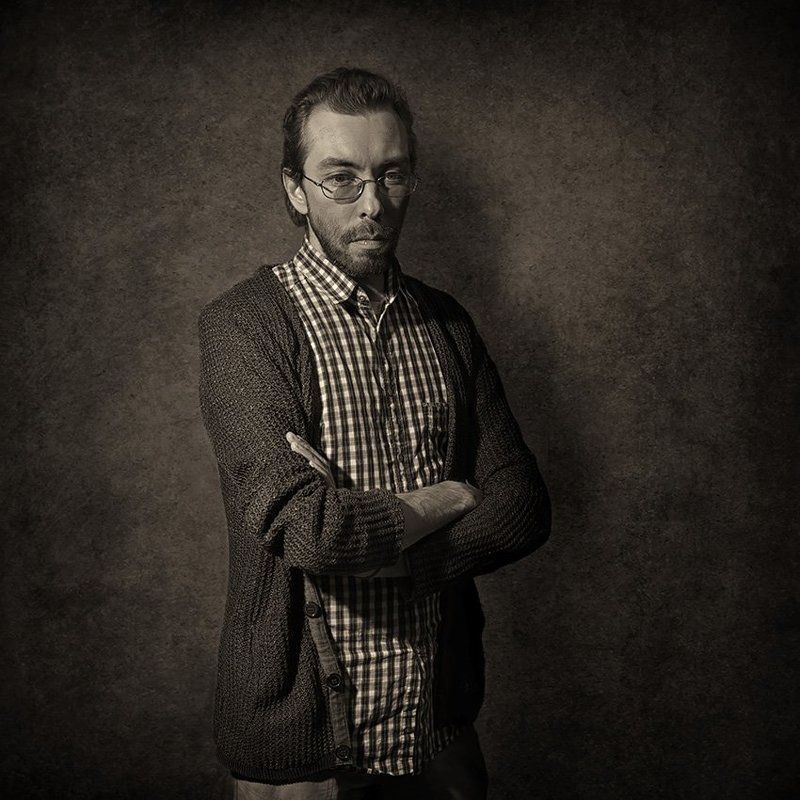 Мужской портрет фото превью