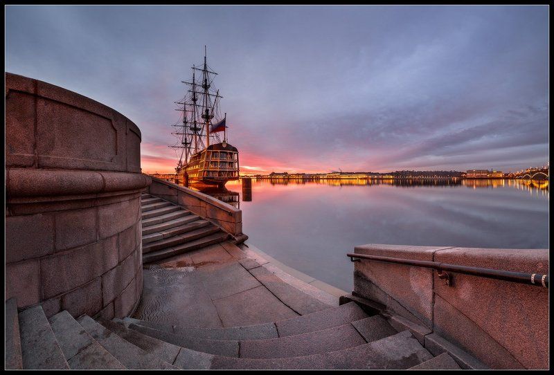 утро, рассвет, санкт, петербург, петроград, ленинград, фрегат, благодать, набережная, река, нева ... про воскресное утро фрегата \'Благодатъ\' фото превью