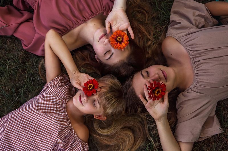 сестры фото превью