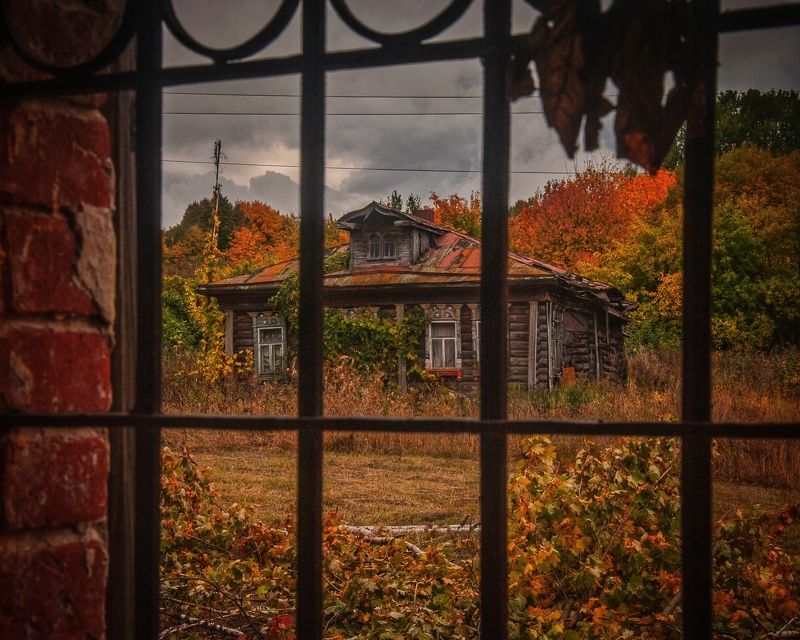 Сквозь окно храма фото превью