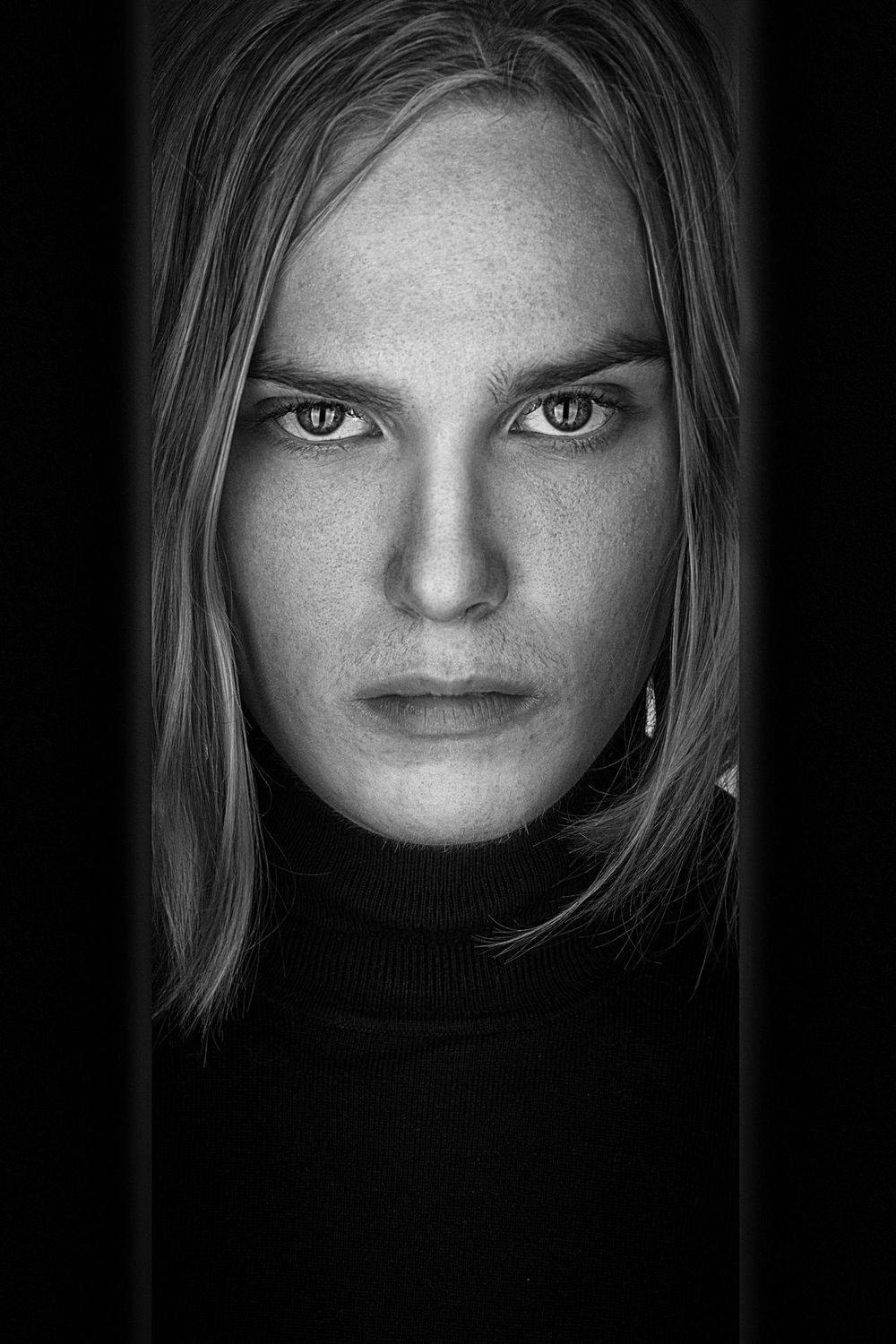 мужчина глаза портрет чб блондин, Антон Тимошевский