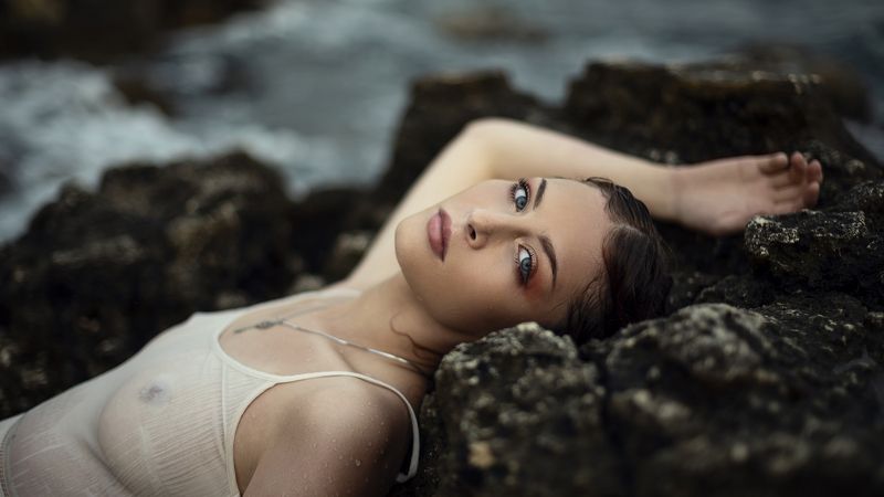 женский портрет, ню, жанровый портрет, море, закат, девушка  фото превью