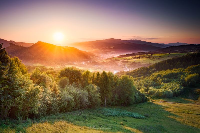 Poland, landscape, mountainscape, Carpathians, Pieniny, Szafranówka, Szczawnica, Krościenko, Dunajec, Czerteż, Lubań, no people, mountains, nature, sky, golden hour, sun, sunset, outdoors, trees, forest, sunlight, Nikon, Tullusion Lighting Sighting фото превью
