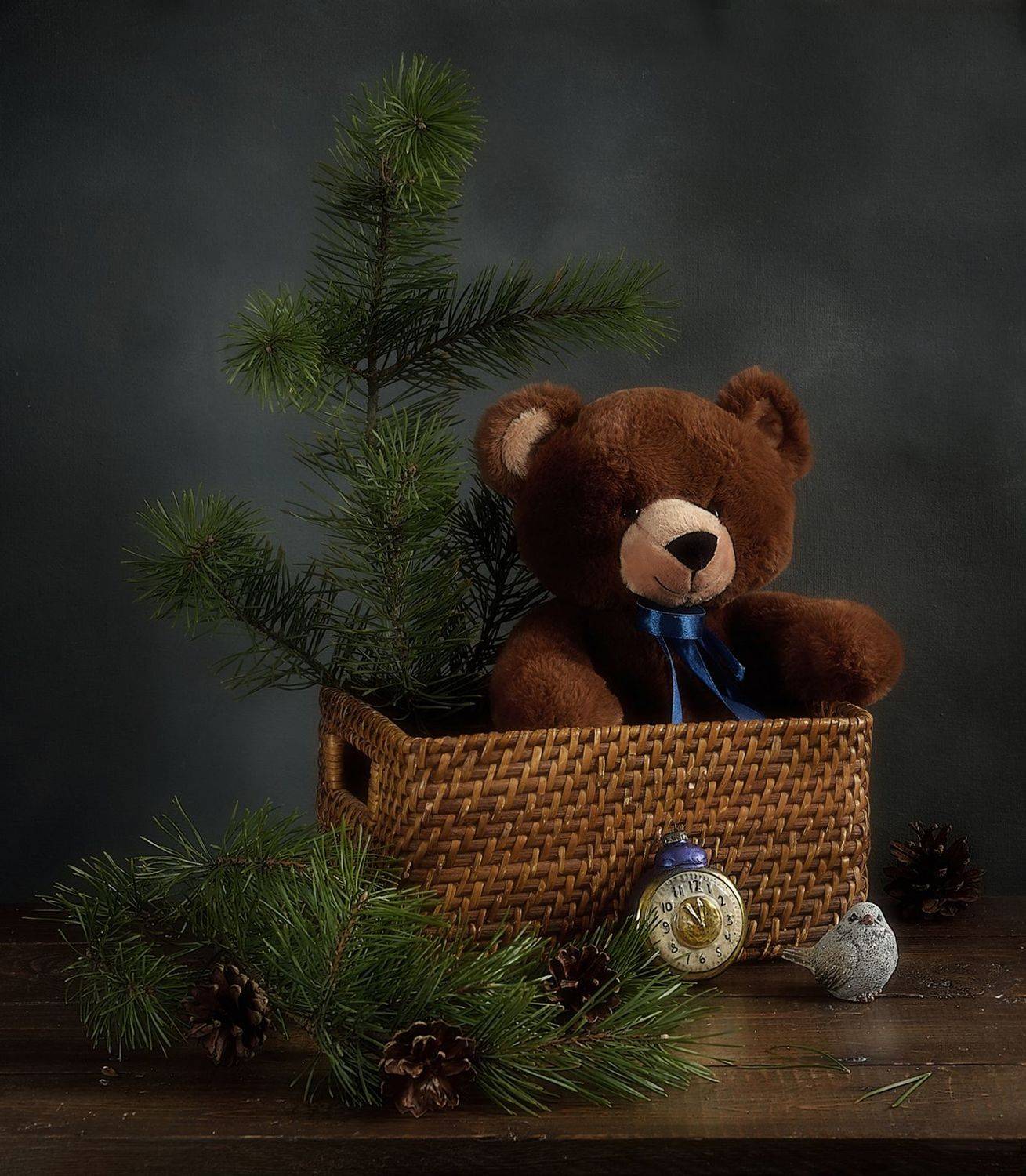 натюрморт,композиция,зима,праздник,новый_год,игрушки,медведь,шишки, Наталия К