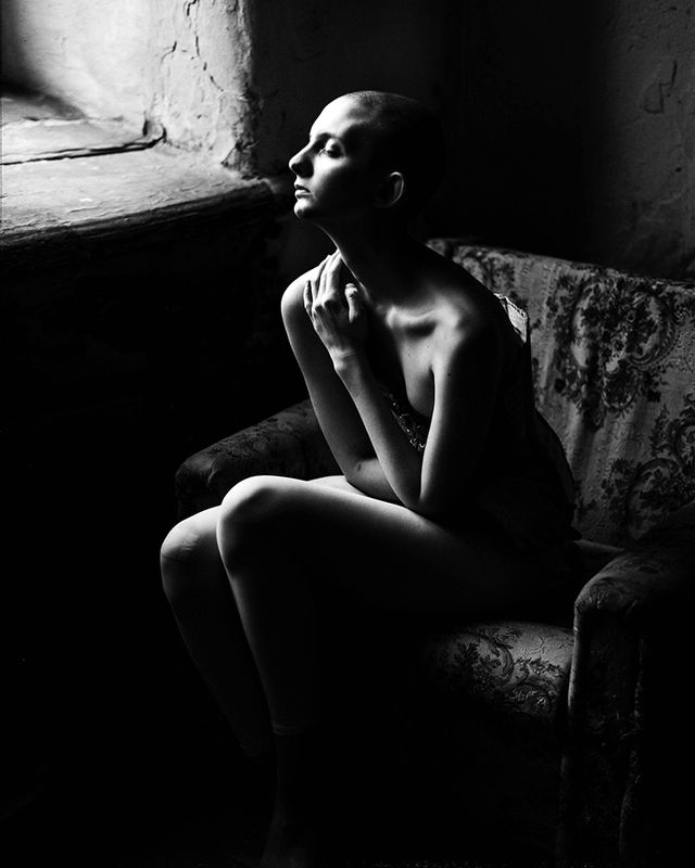 portrait  bw  портрет  чб У окна фото превью