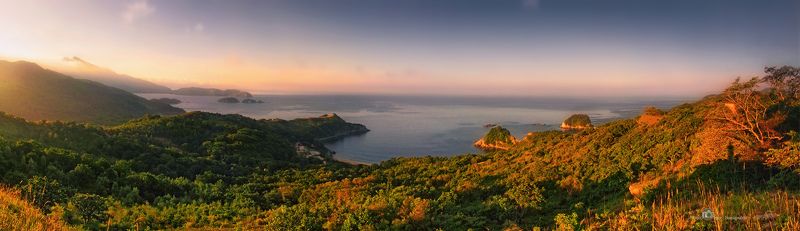 панорама, японское море, хасанский район, бухта гротовая, мыс скалистый, база отдыха, бухта песчаная, гора туманная, полуостров гамова, утро, туман, рисовая падь, рассвет, сентябрь, дальний восток, сопки, восход, андреевка Туманный рассвет в Рисовой Пади фото превью