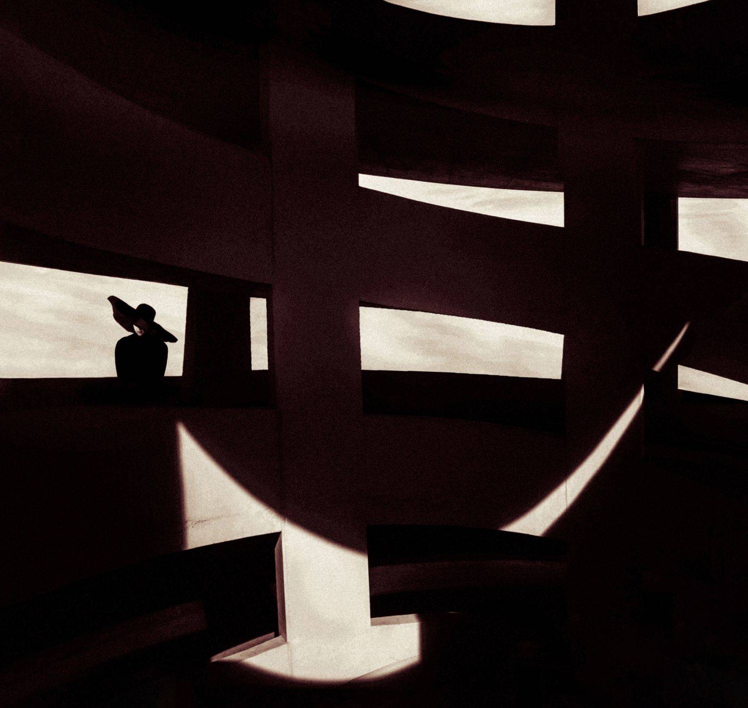 девушка,архитектура,тень,свет,шляпа, Мария Буданова