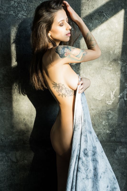 девушка утреннее солнце фото превью