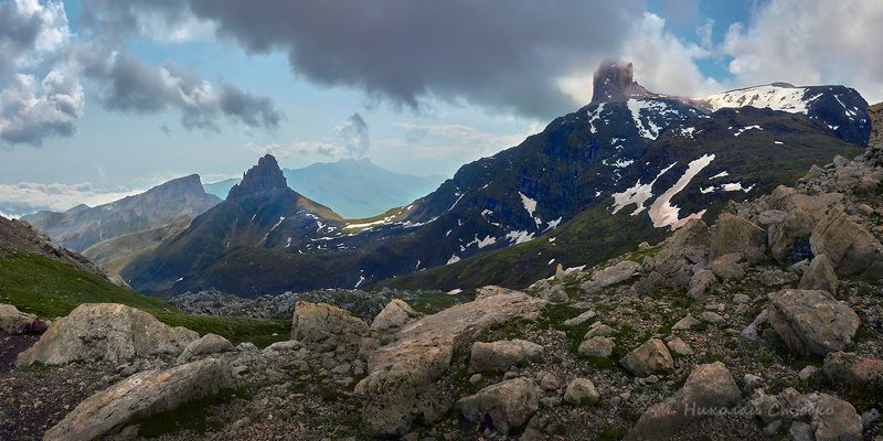 кавказ горы лето облака На перевале фото превью