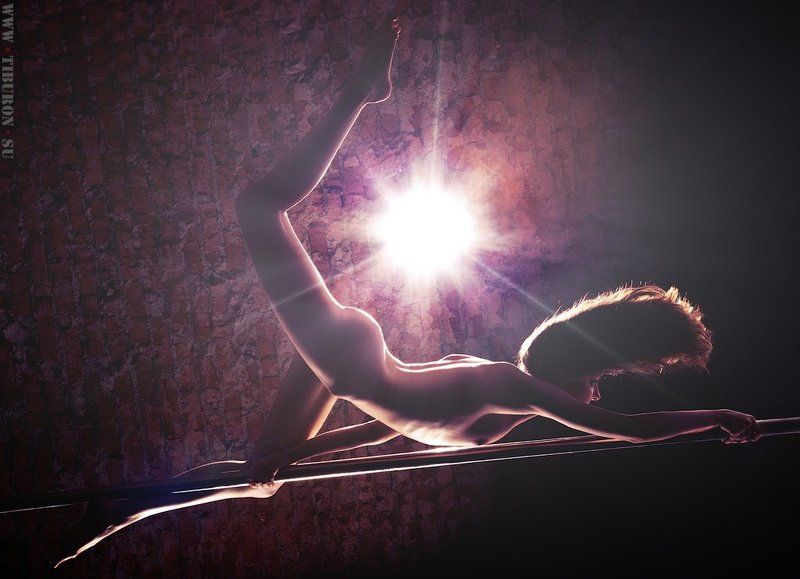 Pole dance, Голова, Ноги, Руки, Свет, Светографика, Скорпион, Тело, Тень, Цвет *** фото превью