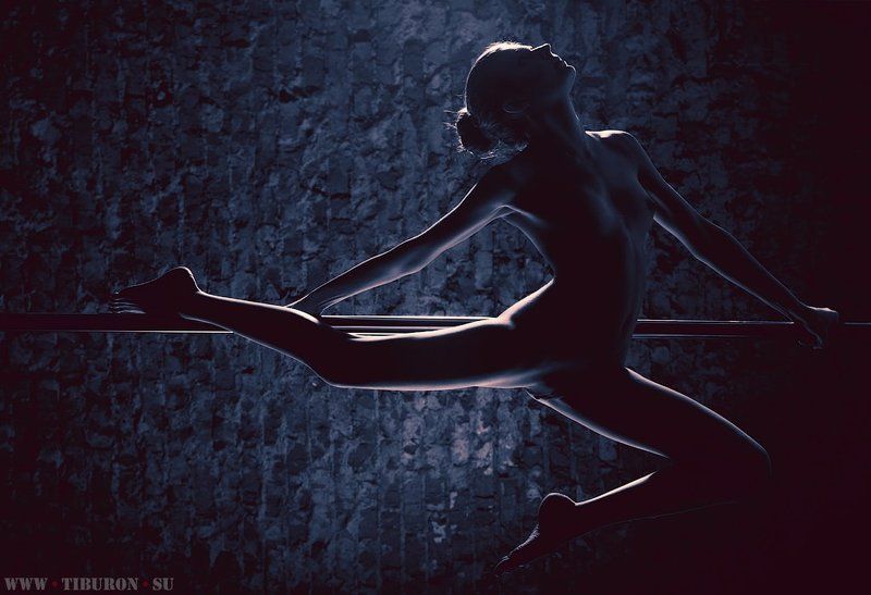 Pole dance, Голова, Ноги, Руки, Свет, Светографика, Синий, Тень, Фиолетовый, Хвост, Цвет *** фото превью