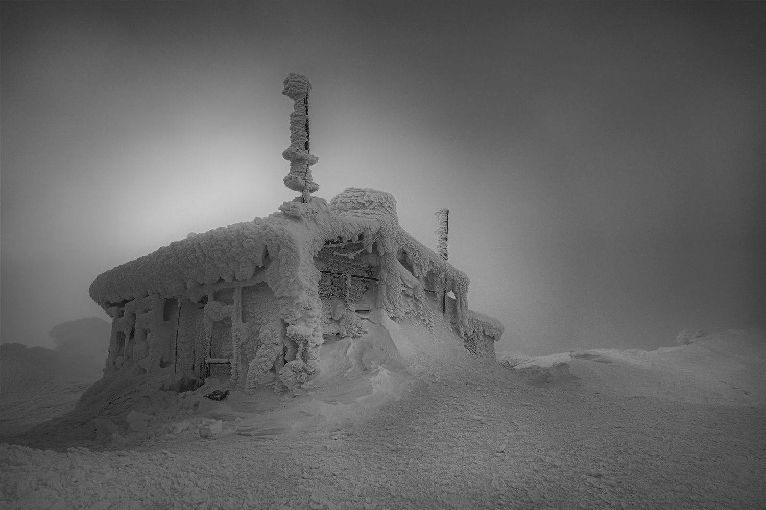landscape nature scenery bw black&white winter evening ice sunset hut house snow frost peak mountain vitosha bulgaria, Александър Александров