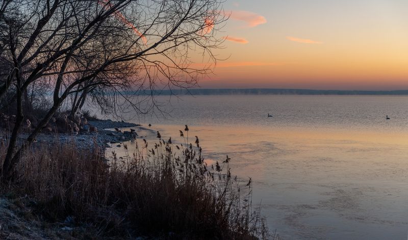 рассвет на водохранилище... фото превью