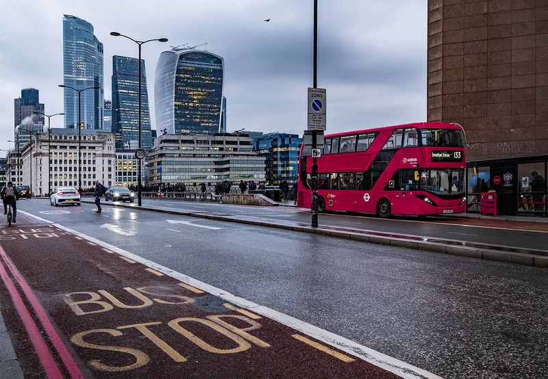 Bus stop фото превью
